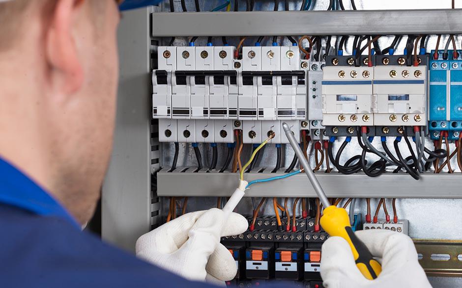 besoin d'un électricien Poissy